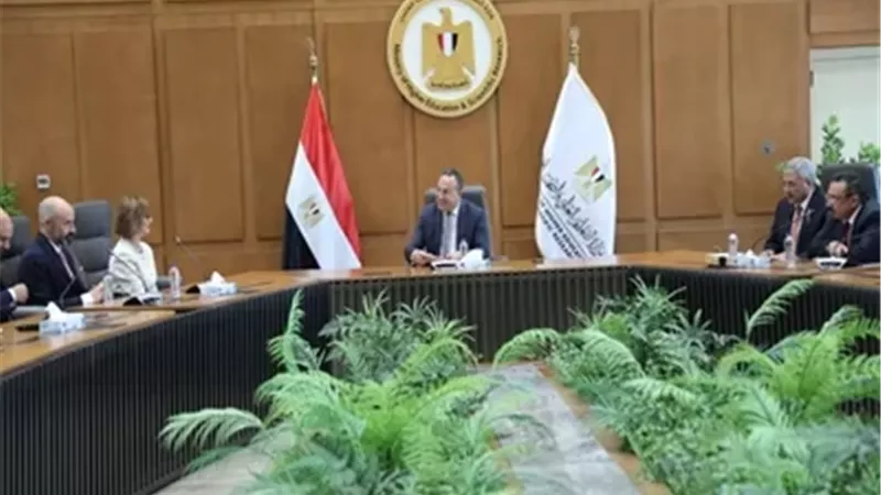 وزير التعليم العالي يبحث مع شركة عالمية تعزيز التعاون المشترك