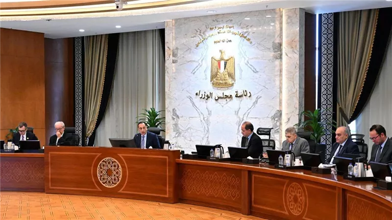 مدبولي يوجه بتحويل 250 مدرسة إلى نموذج التكنولوجيا التطبيقية