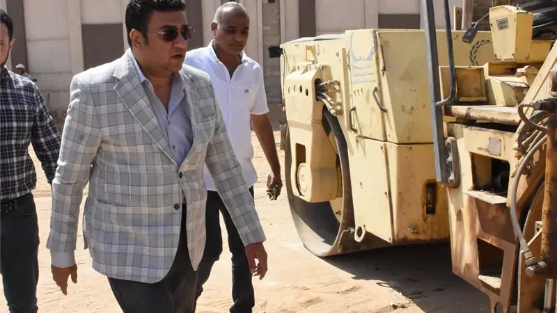 رئيس جهاز القاهرة الجديدة يتابع تطوير خدمات المدينة