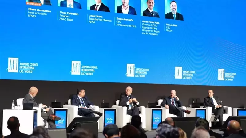 عرب : المطارات المصرية تتجه لتعزيز موقعها كمركز إقليمي