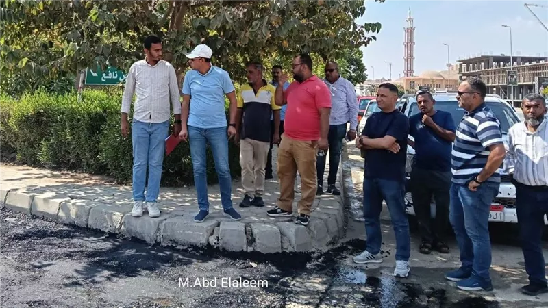 رئيس جهاز العبور يتابع  تطوير الطرق ورفع كفاءة الأرصفة بالمدينة