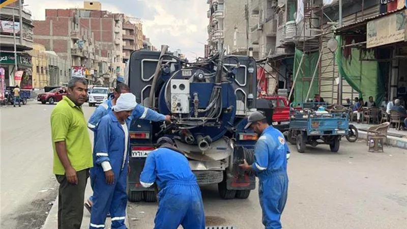 رفع كفاءة منظومة تصريف الأمطار بالقنطرة غرب في الإسماعيلية