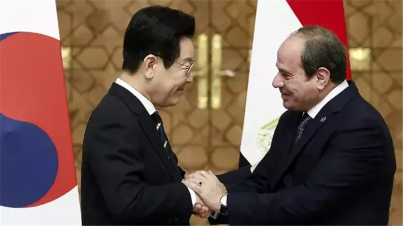 الرئيس السيسي: نعمل على تيسير تواجد الشركات الكورية في مصر