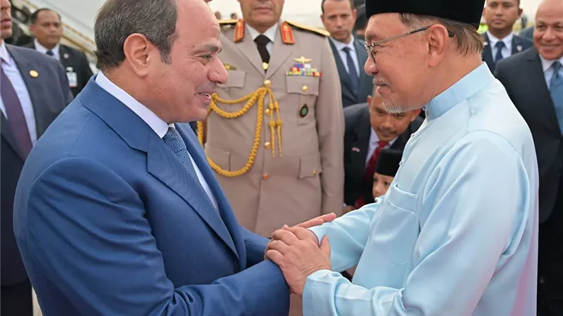 رئيس وزراء ماليزيا: أهلاً وسهلاً بالرئيس السيسي في ماليزيا