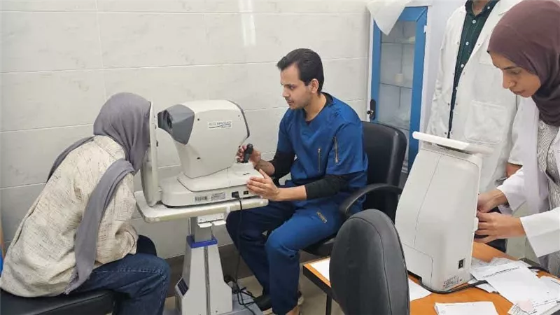 قافلة عيون مجانية بالسويس توفر الكشف والعلاج والعمليات الجراحية للمواطنين