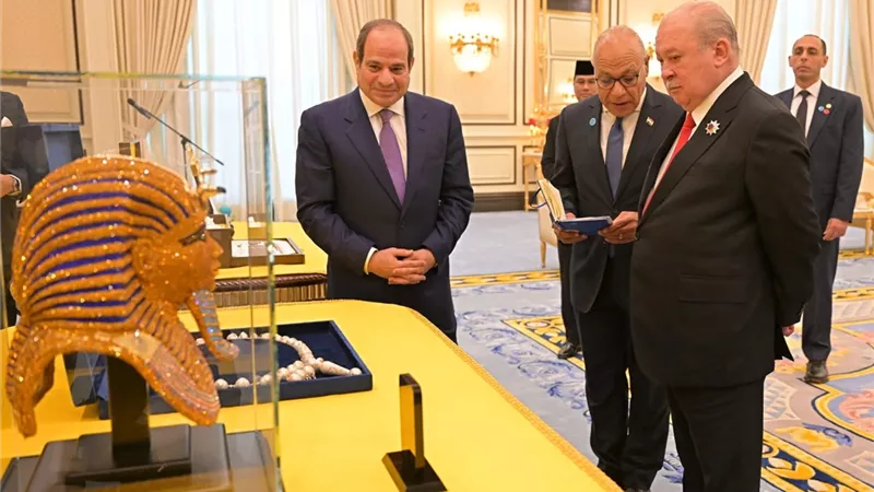 الرئيس السيسي وملك