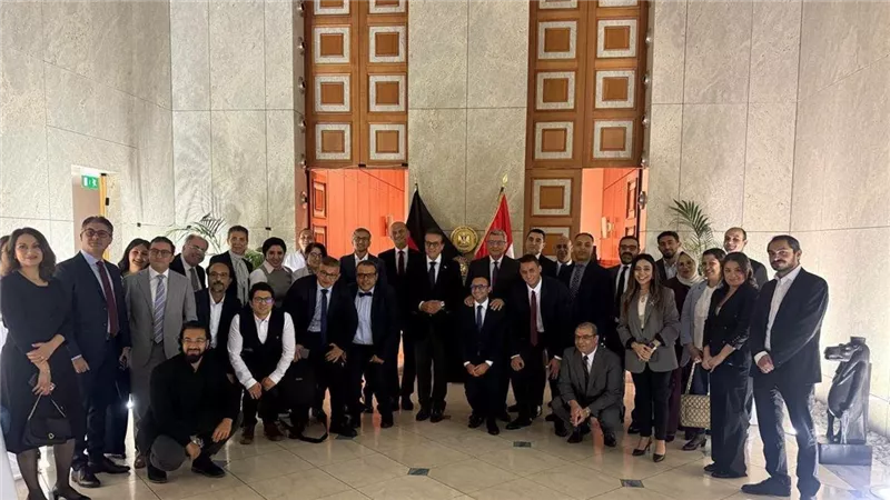 وزير الصحة يلتقي نخبة من الكوادر الطبية المصرية بألمانيا 