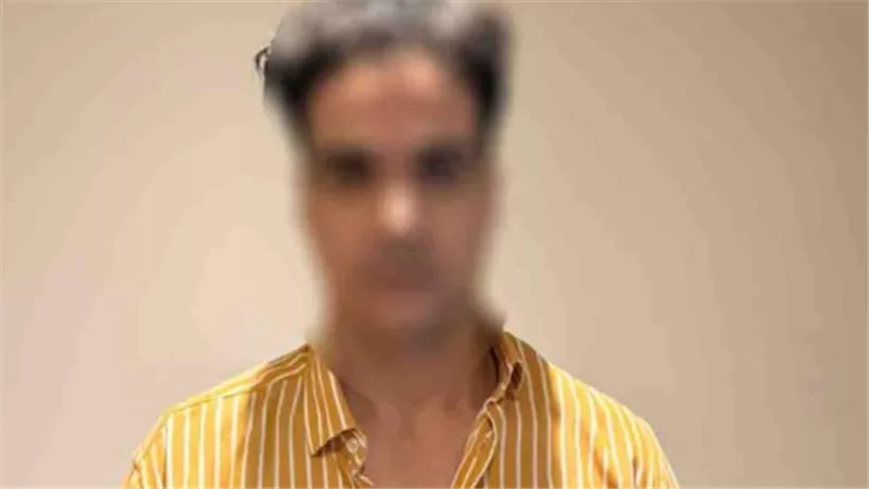 ضبط عاطل بالقاهرة أنشأ صفحة لبيع الأسلحة البيضاء والنصب على المواطنين
