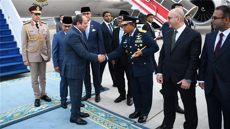 صور وصول الرئيس السيسي إلى العاصمة الإندونسية جاكرتا
