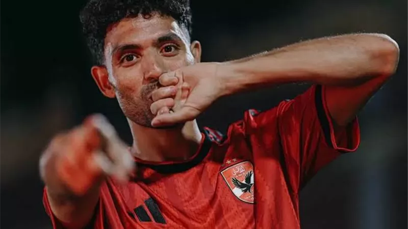 عموتة يفاضل بين فؤاد وتوفيق لقيادة الجبهة اليسرى للأهلي أمام الزمالك