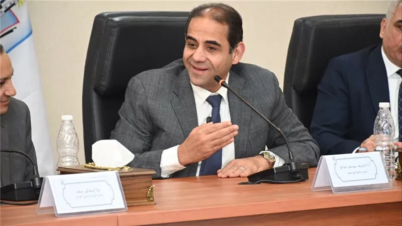 جانب من جلسة حوار لمحور الطاقة بجامعة بورسعيد