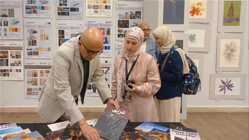  جانب من افتتاح المعرض السنوي لبرنامج التصميم الجرافيكي