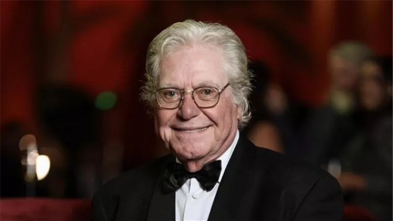  اليوم.. حسين فهمي يكشف تفاصيل الدورة الـ47 من مهرجان القاهرة السينمائي الدولي