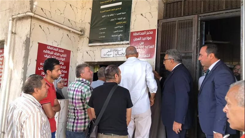 محافظ الدقهلية يتابع انتظام حركة نقل الركاب بموقف سندوب