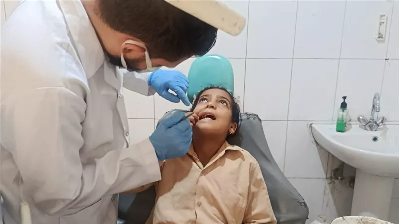 الكشف وعلاج  850 مواطنًا فى قافلة طبيه بقرية الرئيسية بنجع حمادي 