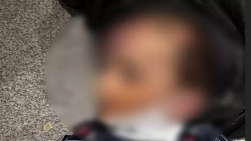 تفاصيل مأساوية في العثور على جثمان طفل داخل مستشفى بالقاهرة.. وضبط المتهمين