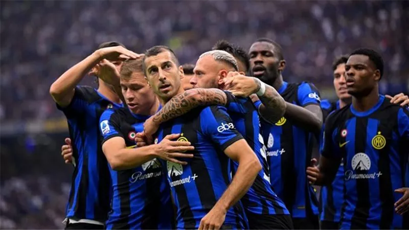 إنتر ميلان يفوز علي بارما بثلاثية نظيفة ويتصدر الدوري الإيطالي مؤقتًا