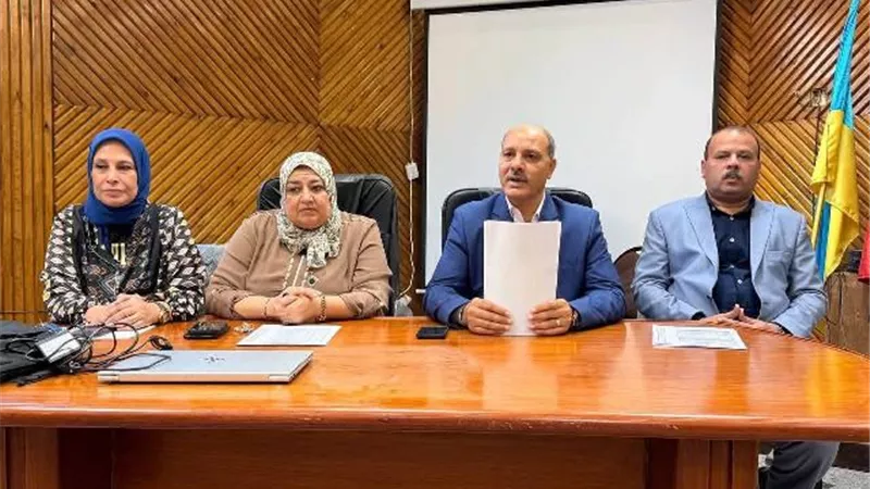 مدسر تعليم اسكندرية يجتمع برؤساء الكنترولات