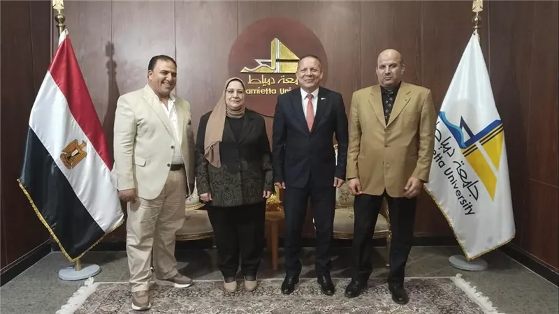 رئيس جامعة دمياط يستقبل وكيل وزارة المالية الجديد