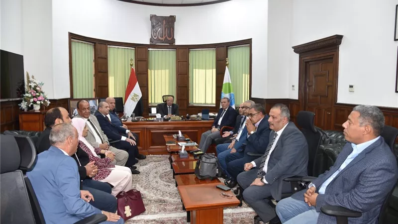  رئيس القابضة لمياه الشرب يوجه الشكر لرؤساء الشركات التابعة تقديرًا لجهودهم