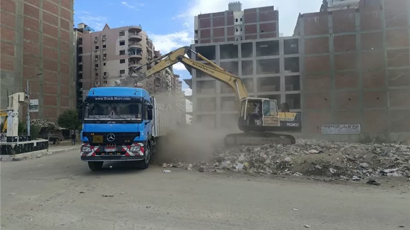 رفع 240 طن من مخلفات
