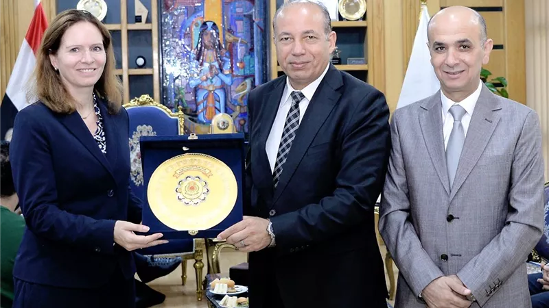 رئيس جامعة المنصورة رئيس جامعة المنصورة يستقبل وفد الهيئة ال