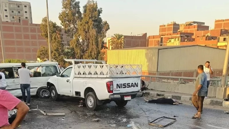 مصرع 5 أشخاص وإصابة 12 في تصادم أعلى كوبري قها بالطريق الزراعي