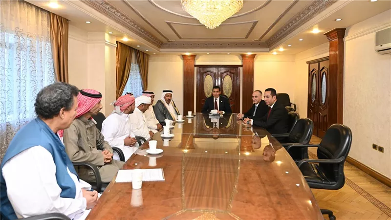 وزير الشباب والرياضة يكرم الفائزين  بمهرجان ولي العهد السعودي بالطائف للهجن