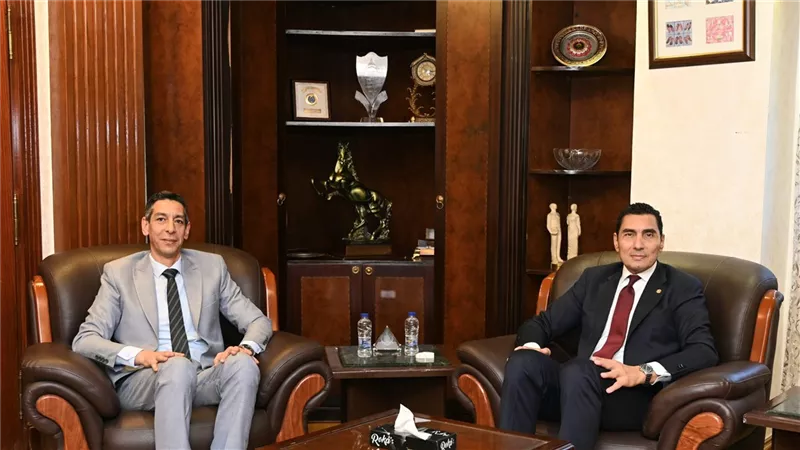 وزير الشباب يبحث مع رئيس اتحاد ألعاب القوى دعم مبادرات اكتشاف المواهب