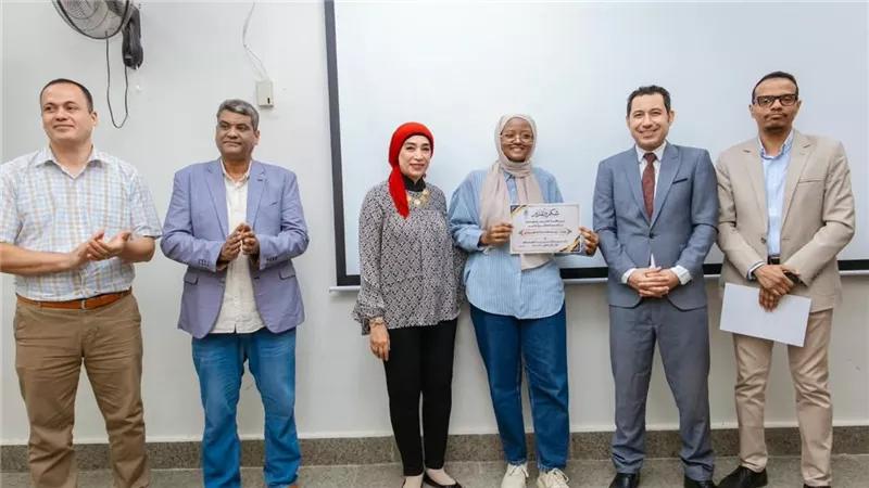 رئيس جامعة الأقصرفي