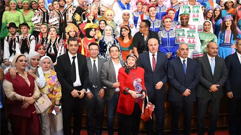 مهرجان الإسماعيلية الدولي للفنون الشعبية يكرم الفنانة مشيرة اسماعيل