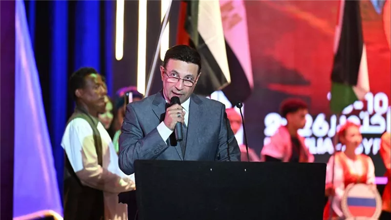 الفنان احمد الشافعي: الفنون الشعبية مرآة الهوية والثقافة 