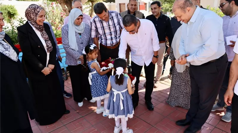 محافظ المنوفية يتفقد حملة فيروس سي لطلاب الإعدادي بالباجور