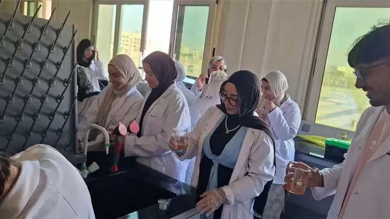 التعليم العالي: طلاب 