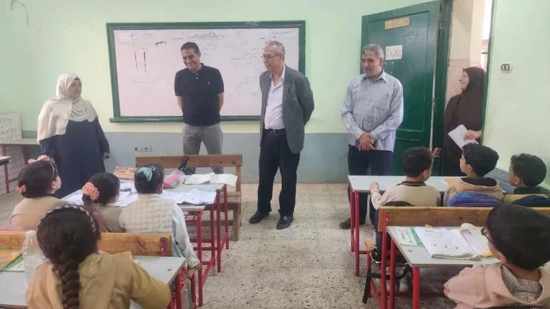 مدير تعليم القليوبية يتابع الانضباط وجودة التعليم بمدارس طنان
