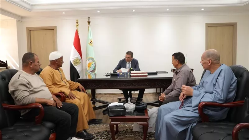  وزير الزراعة يلتقي ممثلي بعض الفلاحين بالبحيرة لمناقشة سبل تطوير الخدمات بالبحيرة