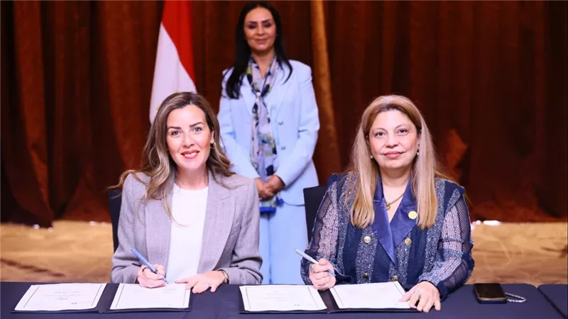 وزيرة التضامن تشهد توقيع صندوق دعم الصناعات الريفية بروتوكولي تعاون 