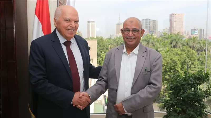 نقيب المعلمين يبحث مع وفد سوداني تطوير الخدمات النقابية وتبادل الخبرات