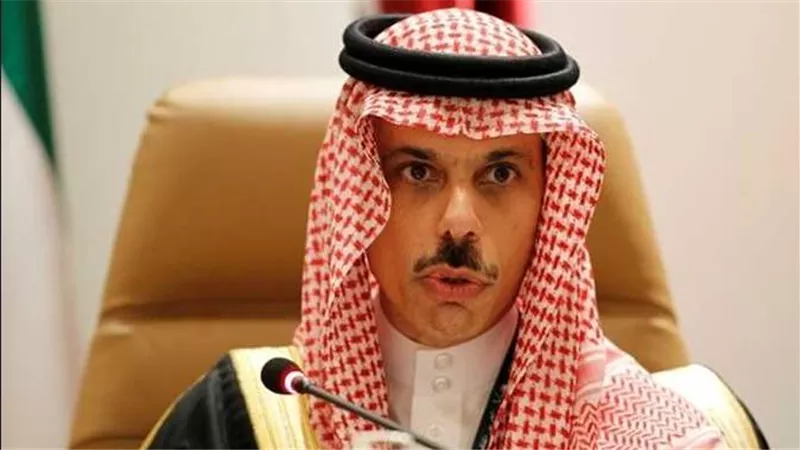 وزير الخارجية السعودي يبحث مع نظيره الإماراتي الاعتداءات الحوثية على المملكة