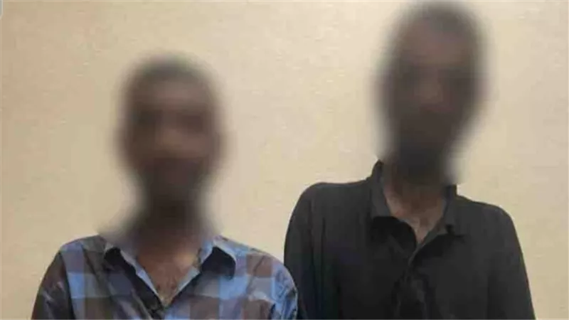 ضبط شخصين أثناء تعاطي مخدر الآيس أمام مدرسة بالجيزة بعد تداول صورتهما