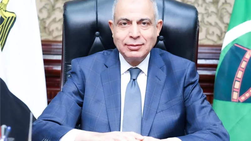 تنفيذى المنيا يشدد على تطهير 32 مخرا للسيول تحسبا للظروف الجوية 