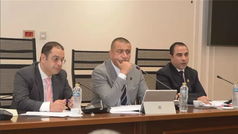 اجتماع  لجنة الصناعة بمجلس النواب، برئاسة المهندس أحمد بهاء 
