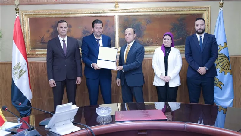 محافظ الغربية يكرّم أصحاب المشروعات تنموية لدعم الاقتصاد وتوفير فرص عمل للشباب