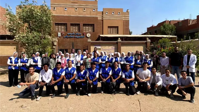 جامعة العاصمة تقدم خدمات طبية مجانية لـ709 مواطنين بالجيزة
