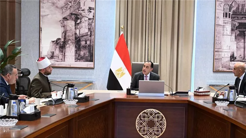 مدبولى يستعرض محاور النقاش المقترحة خلال جلستي التعليم والثقافة استعدادا لمنتدى مصر