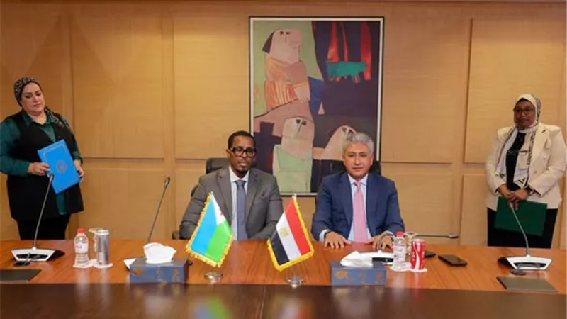 وزير السياحة يبحث مع نظيره الجيبوتي فتح آفاق جديدة للاستثمار والترويج السياحي