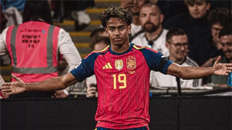 فيرمين لوبيز : لامين يامال أفضل لاعب في العالم
