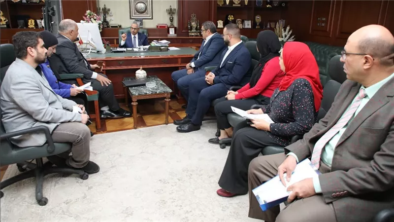 محافظ بني سويف يبحث  التوسع في نشاط شركه استثماريه لانتاج الأعلاف 