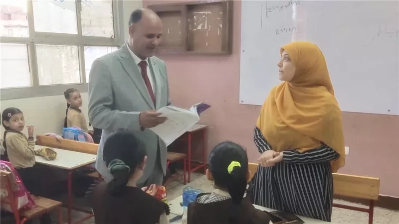 وكيل تعليم الدقهلية يتابع الانضباط وانتظام الدراسة بمدارس غرب المنصورة