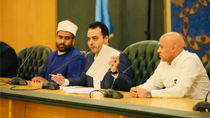 لجنة الحج بالصحفيين تنظم لقاءً لتوزيع تأشيرات العمرة وشرح المناسك للزملاء المشاركين